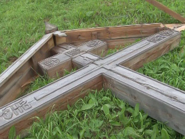 Crosses chopped down: ‘Anti-church hysteria’ spreads across Russia