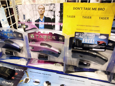 Taser facing lawsuit for illegally offering guns