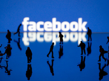 Facebook blocks users’ say over privacy rules