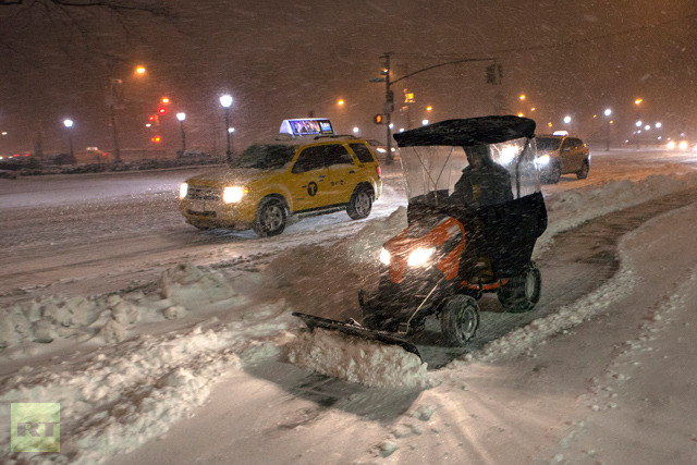 Massive blizzard paralyses US northeast, 1 dead