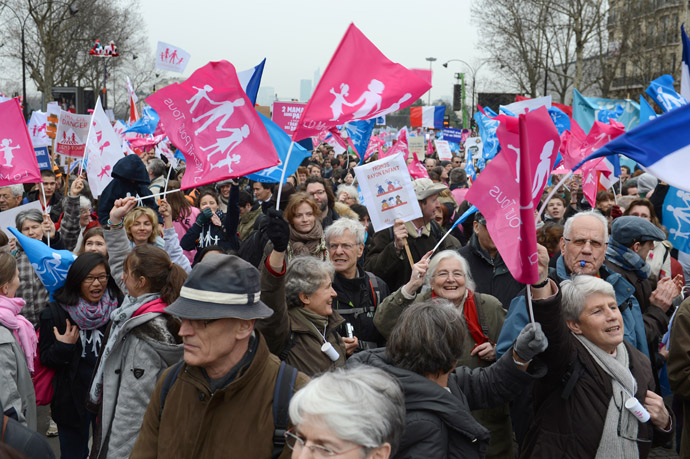 Thousands march in Paris against same-sex marriage and adoption